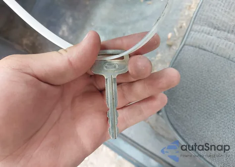 1998 Toyota Tacoma z USA, uszkodzony, nr VIN 4TAVL52N2WZ143695